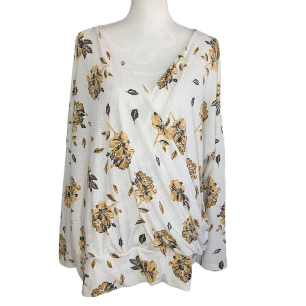 Maurices Blouse womens 2 White Yellow career causual brunch date workwear